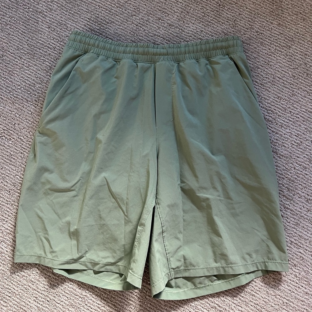 Men’s Lululemon City Short Green Sz L 9inch
